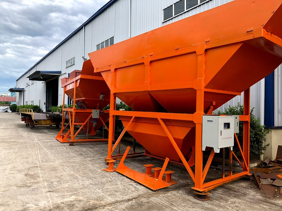 phễu cấp liệu bê tông công trìnhconcrete bucket construction

concrete hopper bucket crane